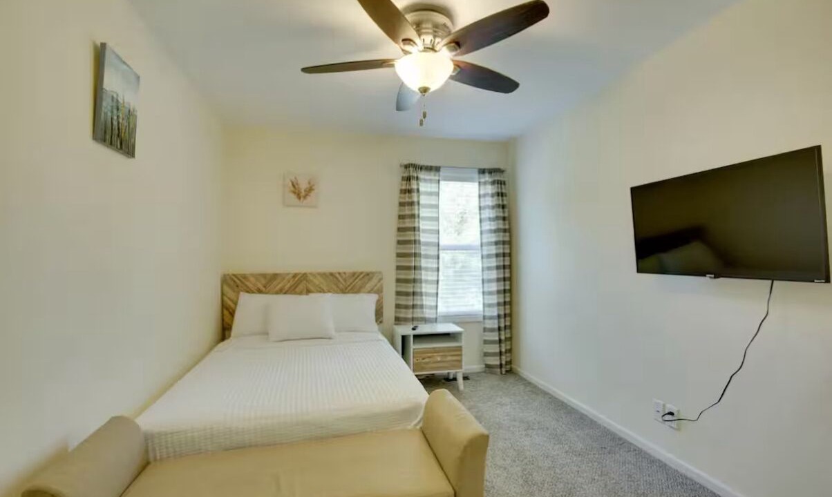 Photo of Bedroom in Lansing