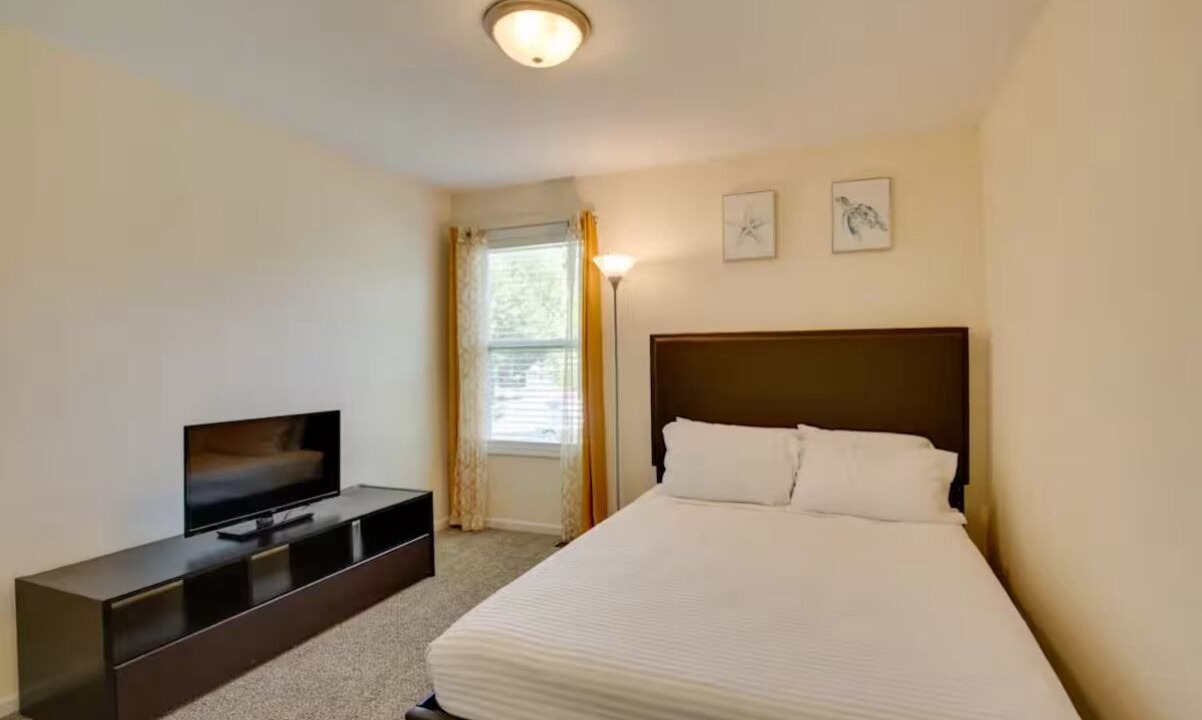 Photo of Bedroom in Lansing