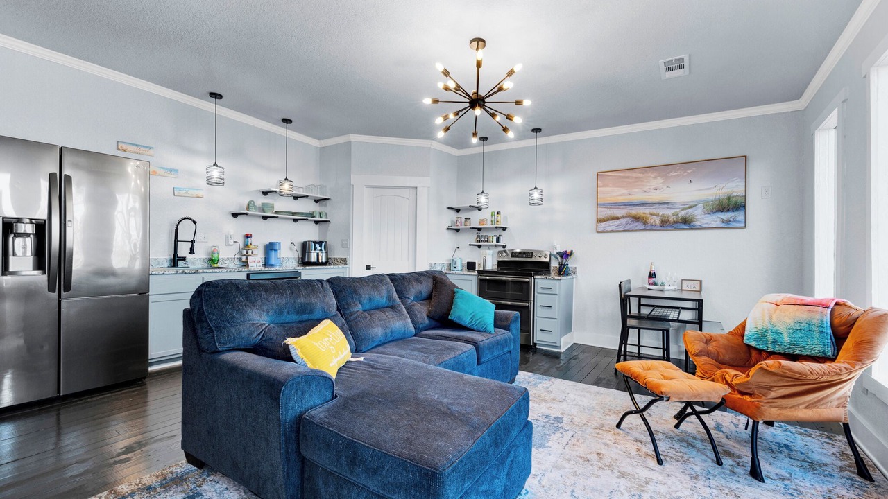 Photo of Livingroom in Bates
