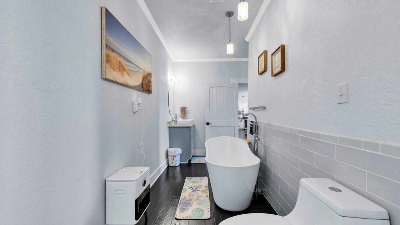 Photo of Bathroom in Bates