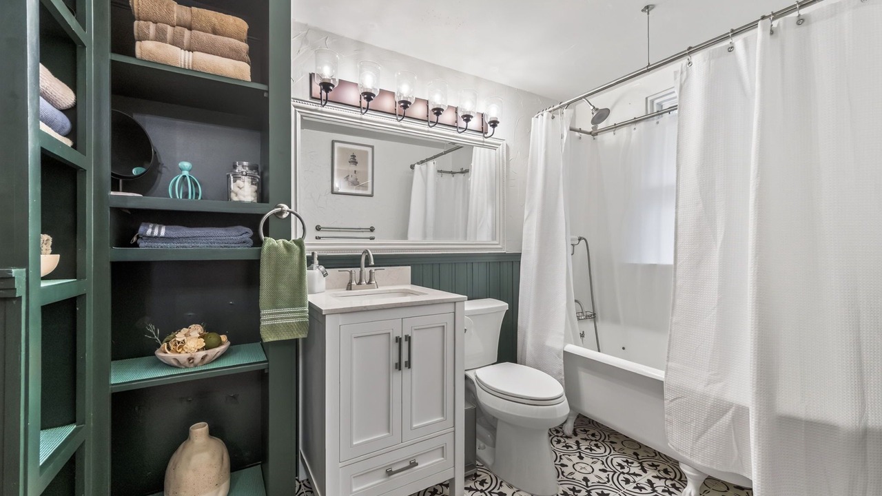 Photo of Bathroom in Grandview