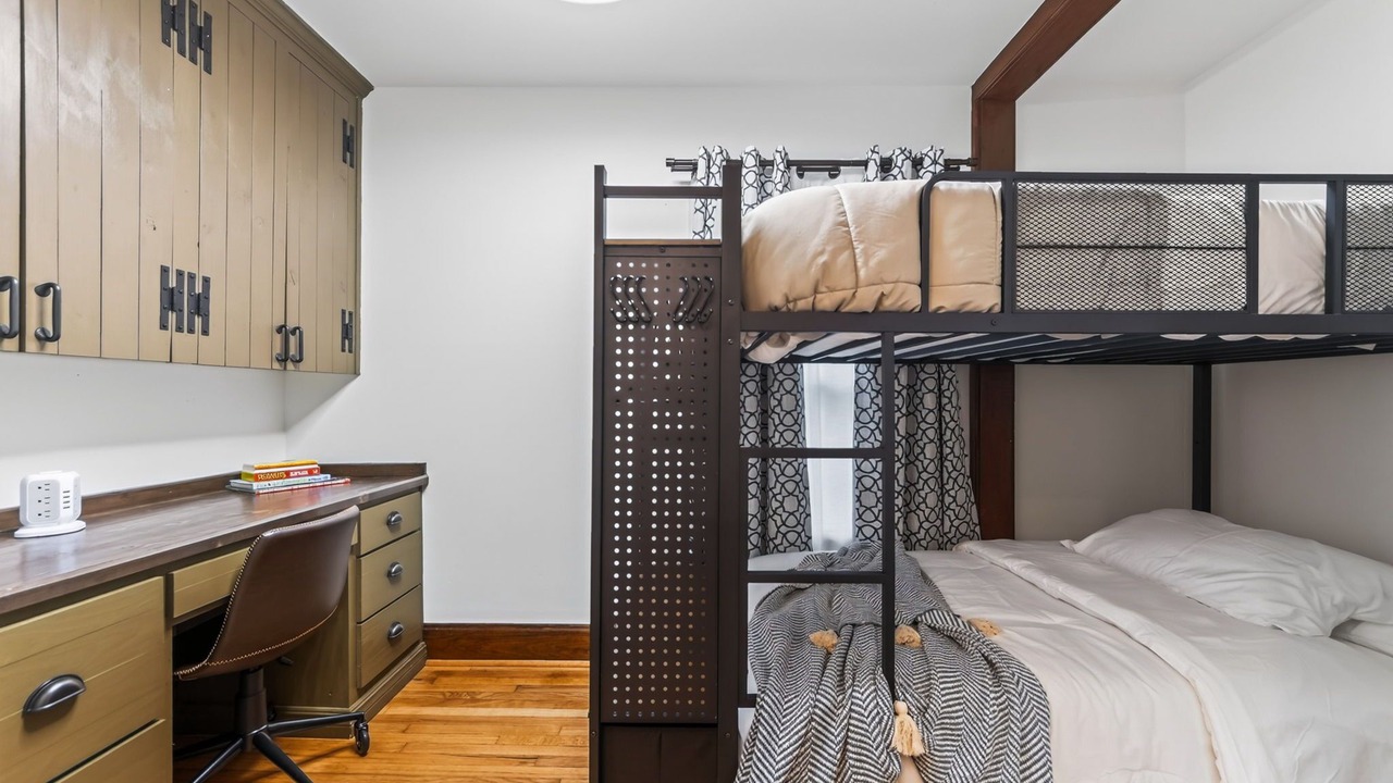Photo of Bedroom in Grandview