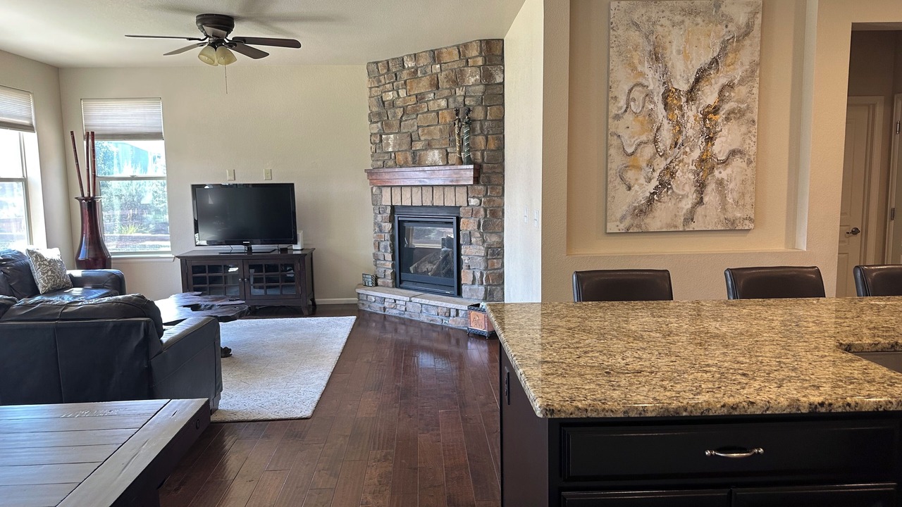 Photo of Livingroom in Centerra