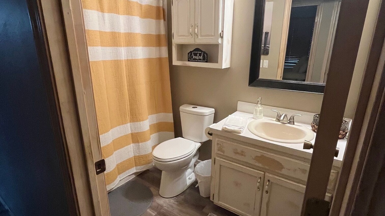 Photo of Bathroom in Hoyt