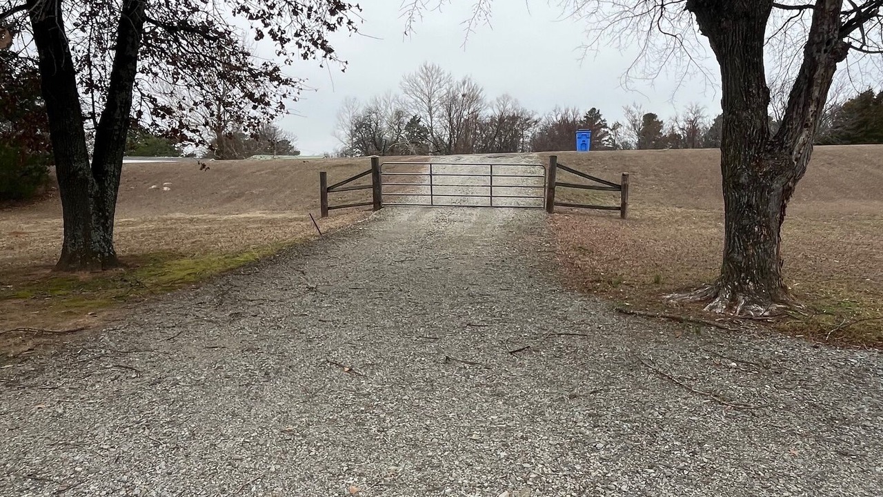 Photo of Others in Hoyt