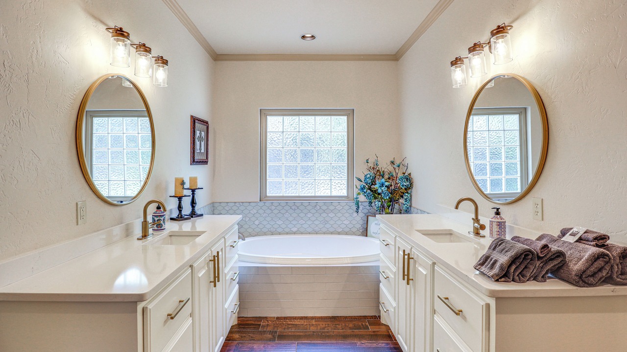 Photo of Bathroom in Canyon