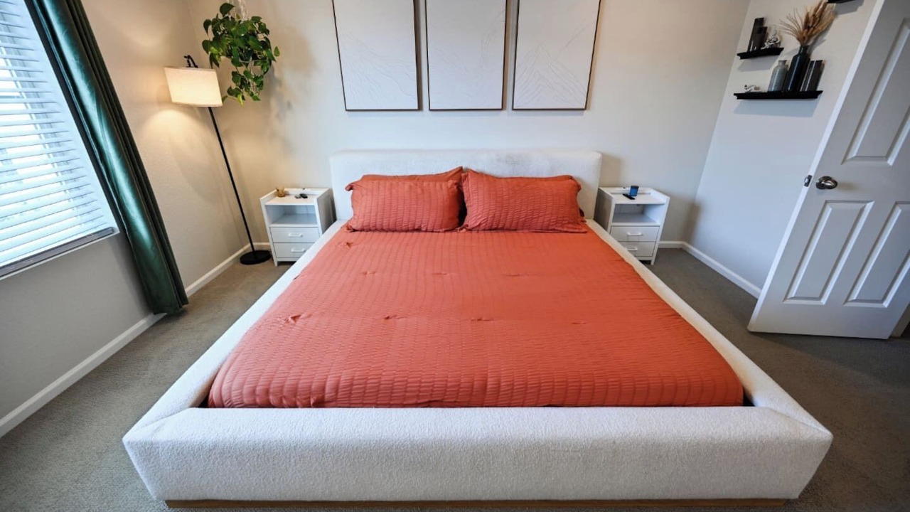 Photo of Bedroom in Aurora