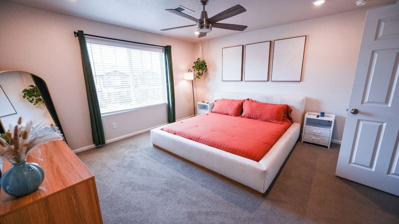 Photo of Bedroom in Aurora
