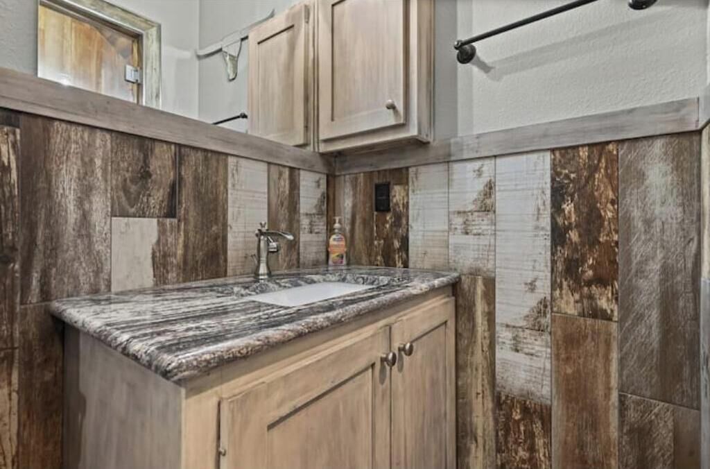 Photo of Bathroom in Buffalo Springs