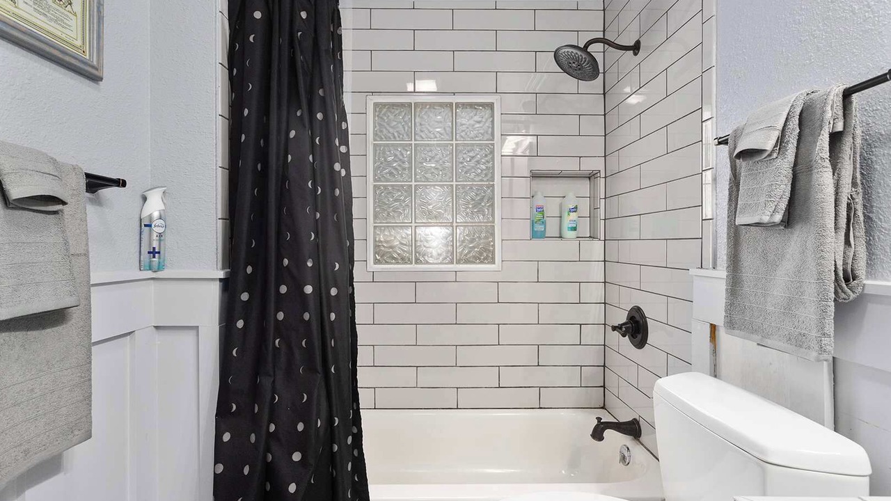 Photo of Bathroom in Fairway