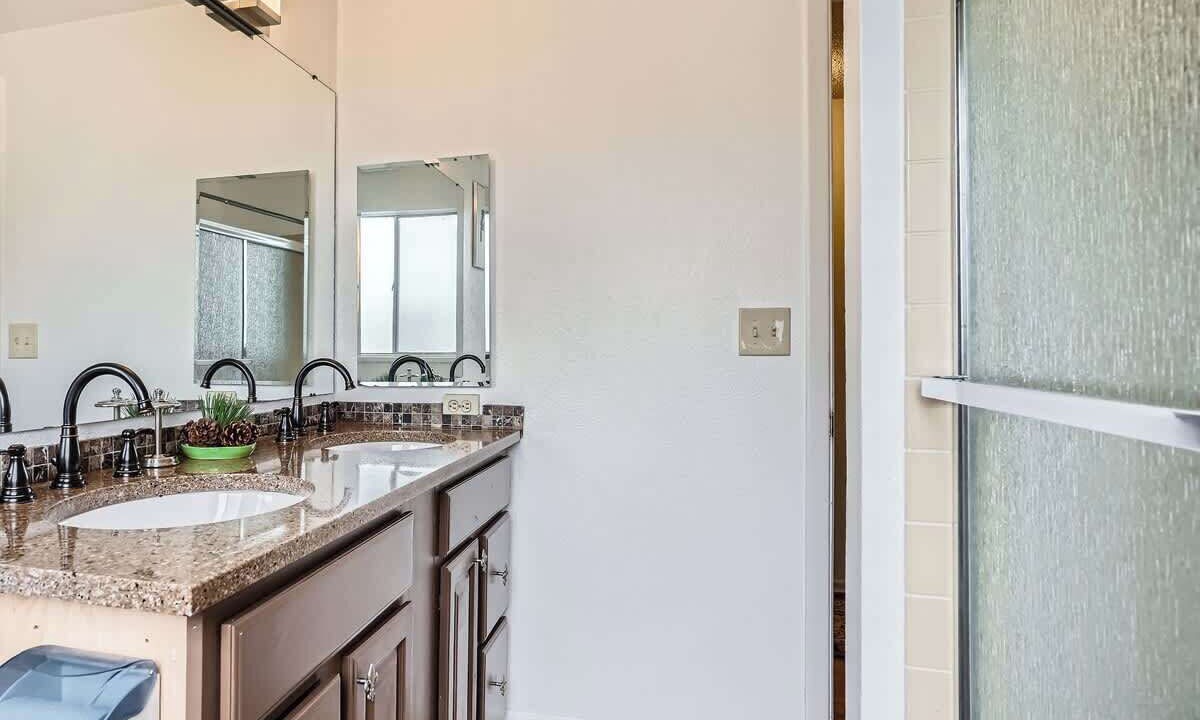 Photo of Bathroom in Park East