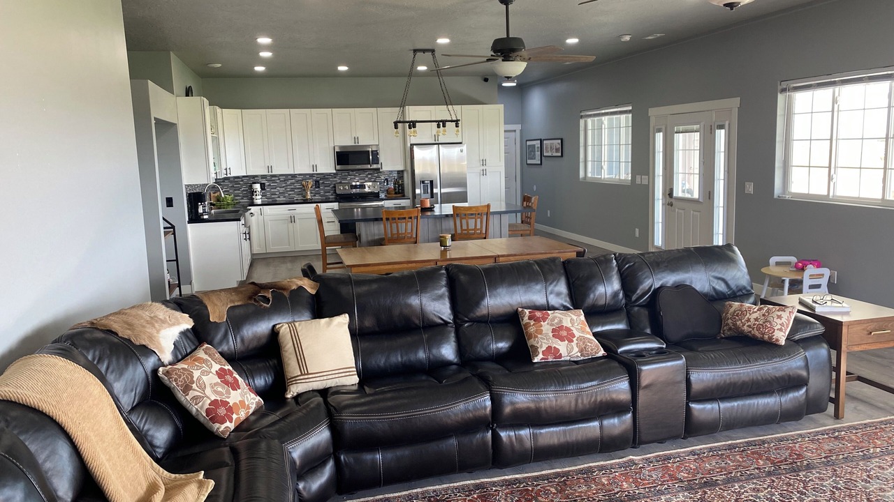 Photo of Livingroom in Whitetail
