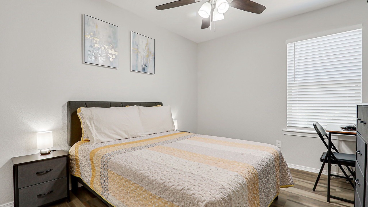 Photo of Bedroom in Biggs Field