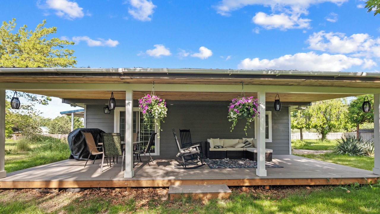 Photo of Patio Balcony in La Grande