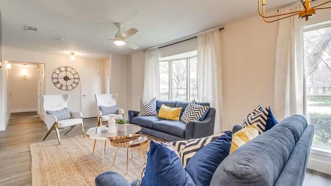 Photo of Livingroom in Grand Prairie
