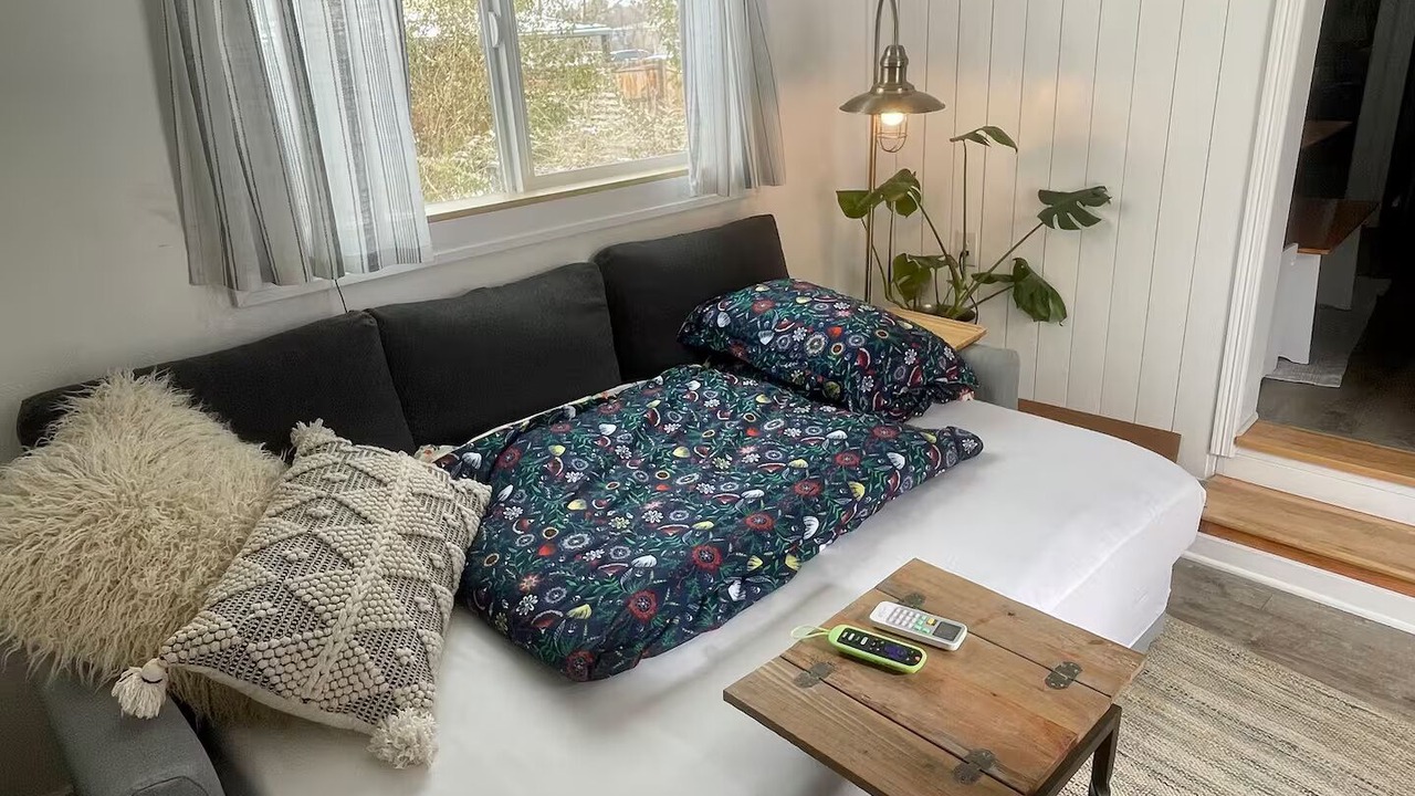 Photo of Bedroom in Elyria Swansea