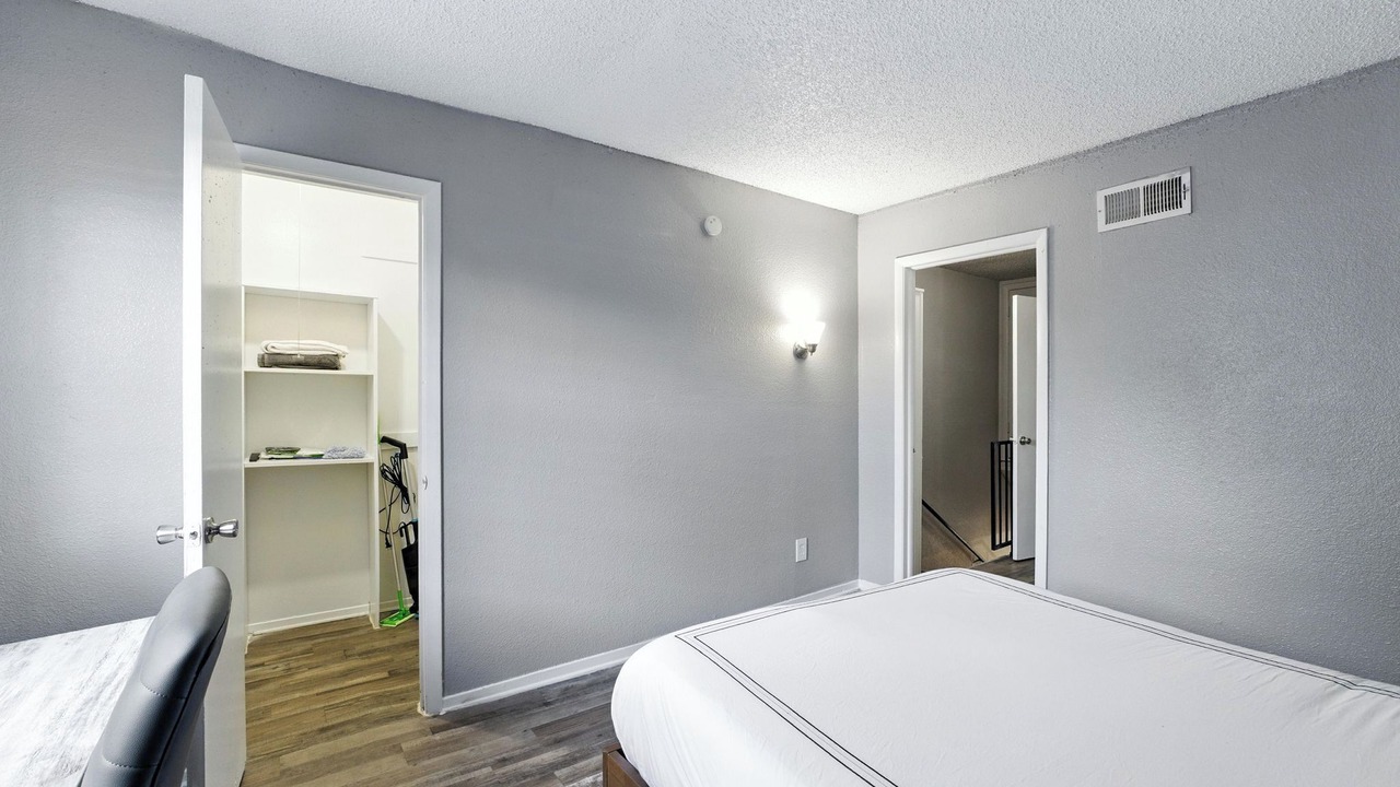 Photo of Bedroom in South Arlington