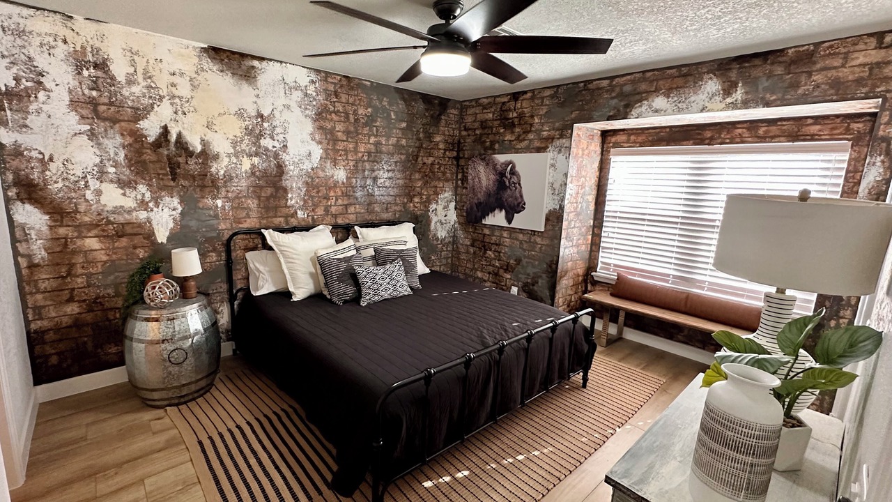 Photo of Bedroom in Sulphur