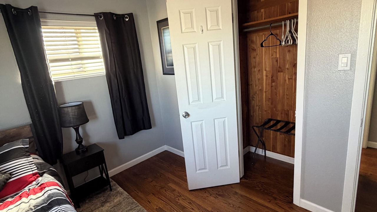 Photo of Bedroom in Mar Lee