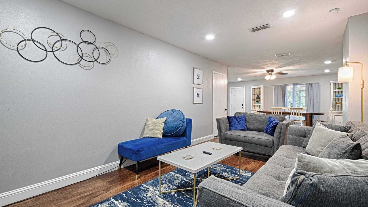 Photo of Livingroom in Burleson