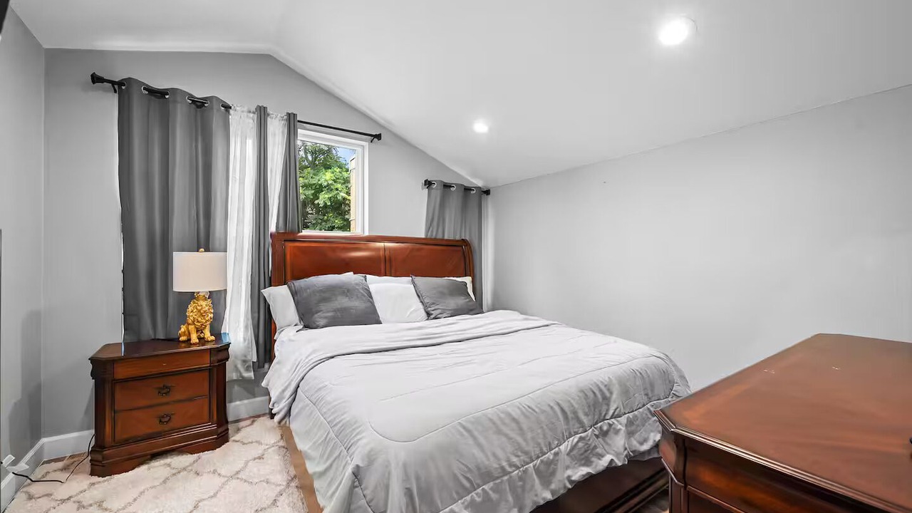 Photo of Bedroom in Uptown
