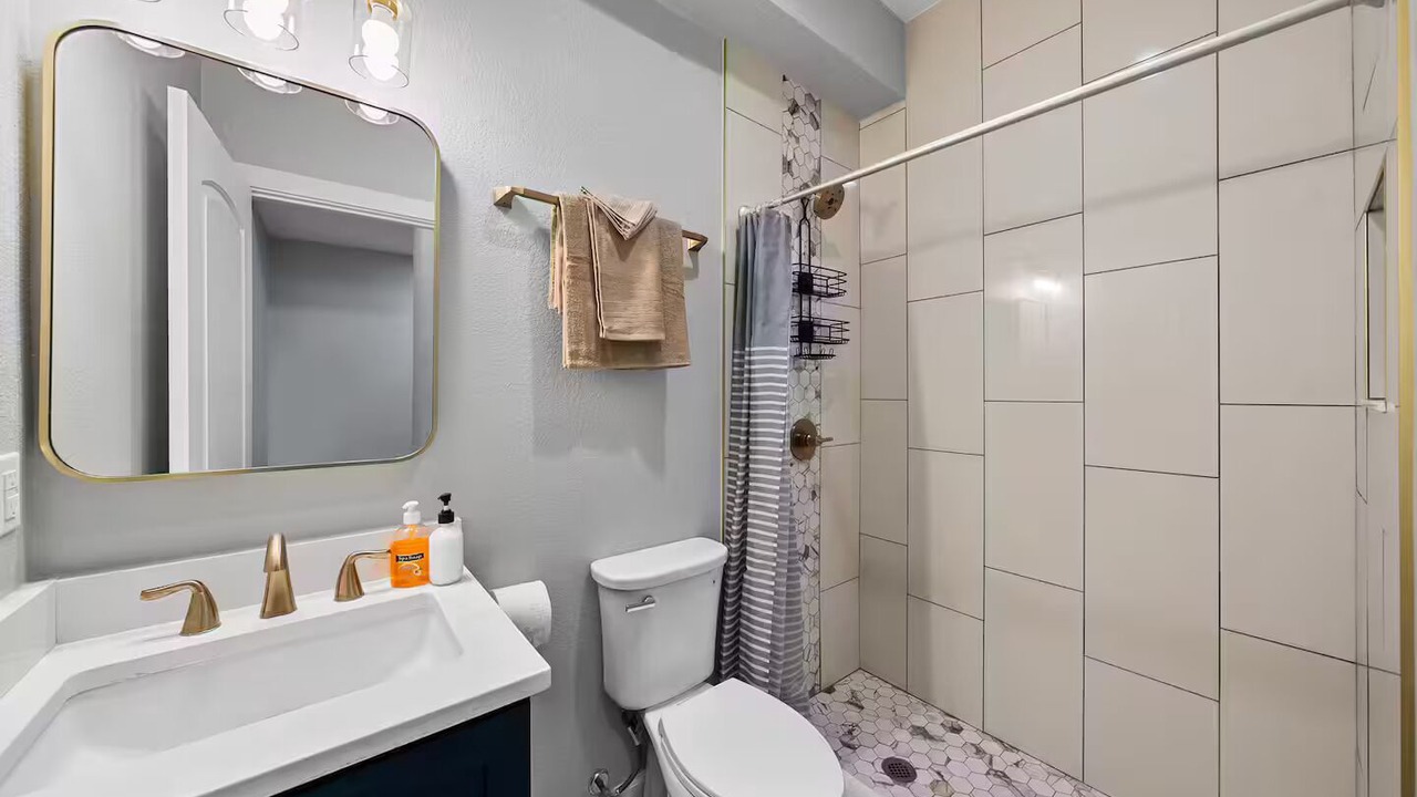 Photo of Bathroom in Uptown