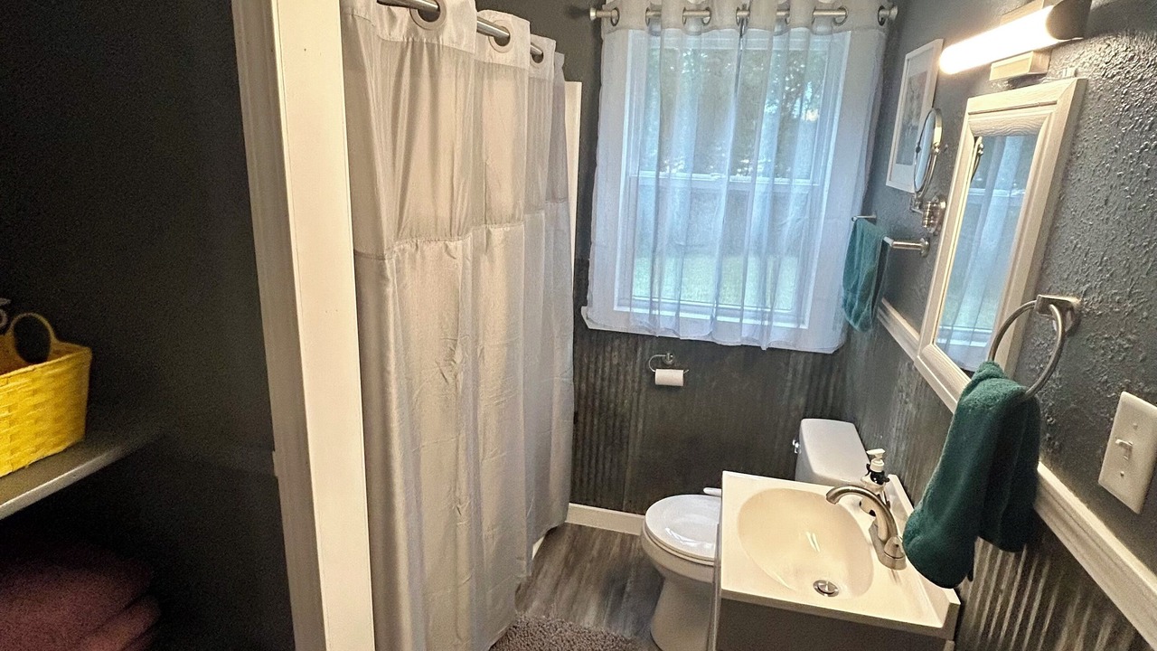 Photo of Bathroom in Mount Ida