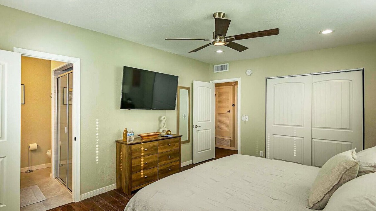 Photo of Bedroom in Biggs Field