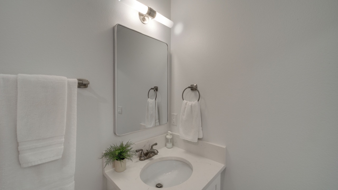 Photo of Bathroom in Soap Lake