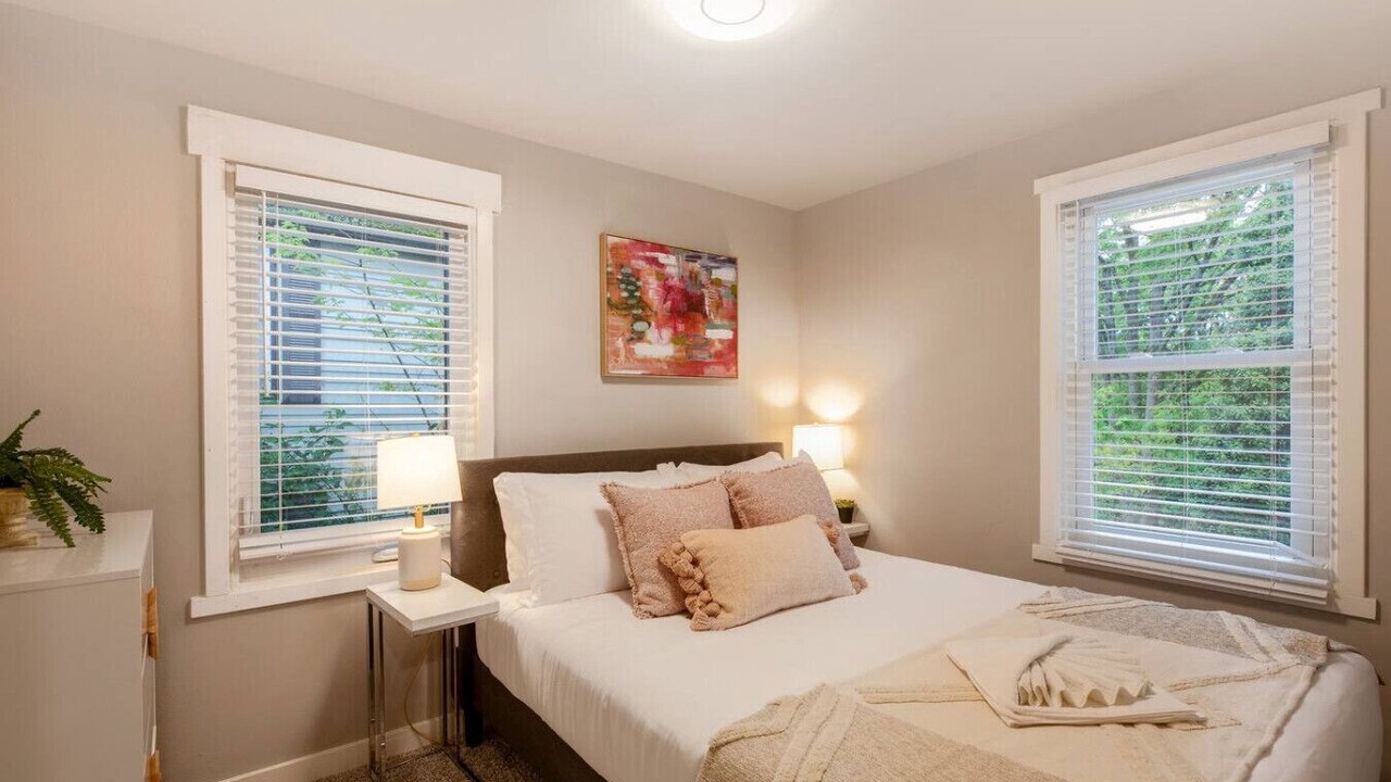 Photo of Bedroom in Bryn Mawr-Skyway