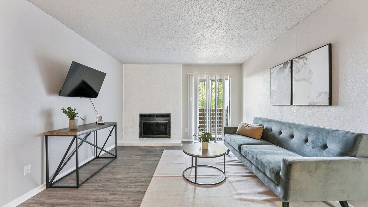Photo of Livingroom in North Arlington