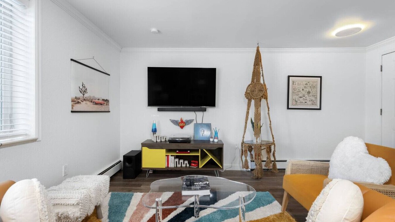 Photo of Livingroom in Englewood