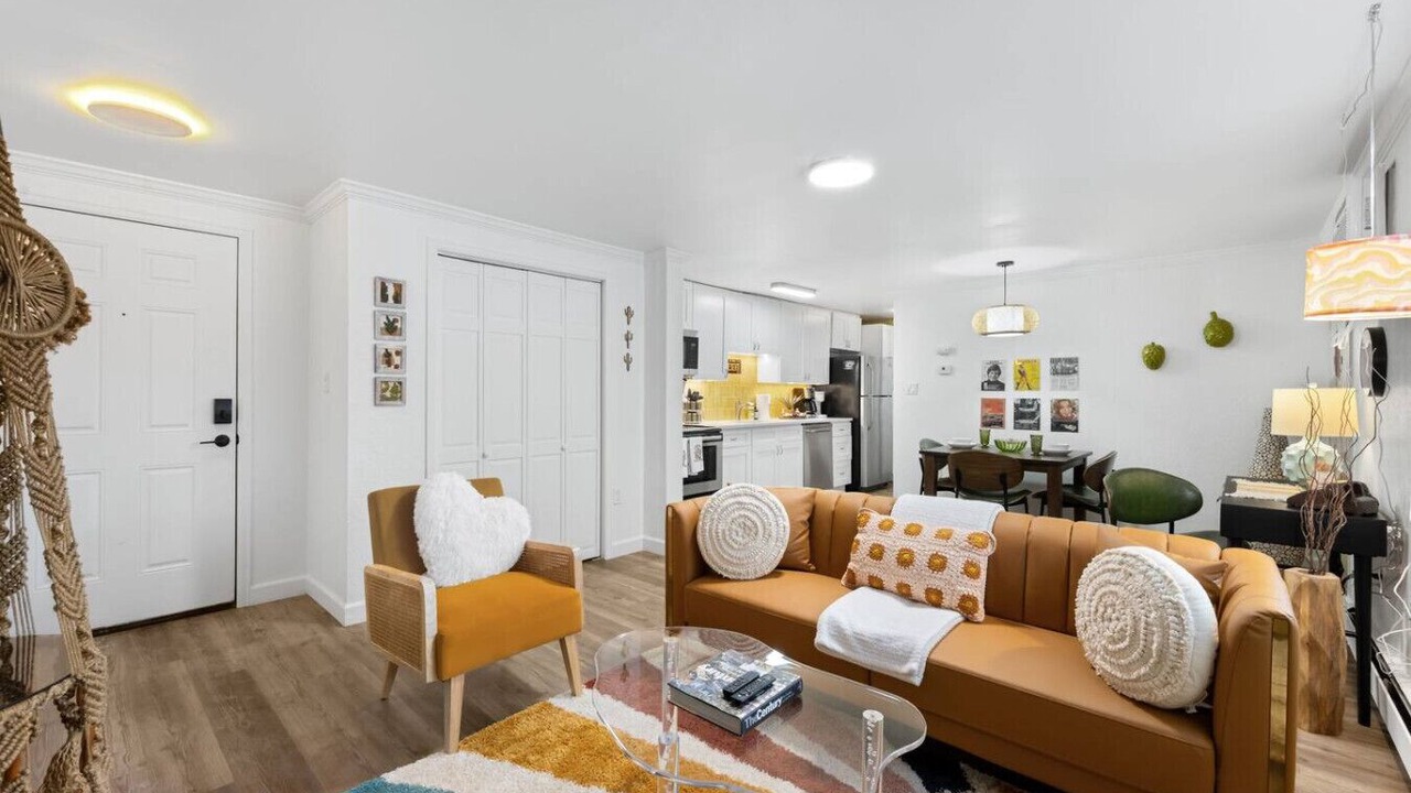 Photo of Livingroom in Englewood