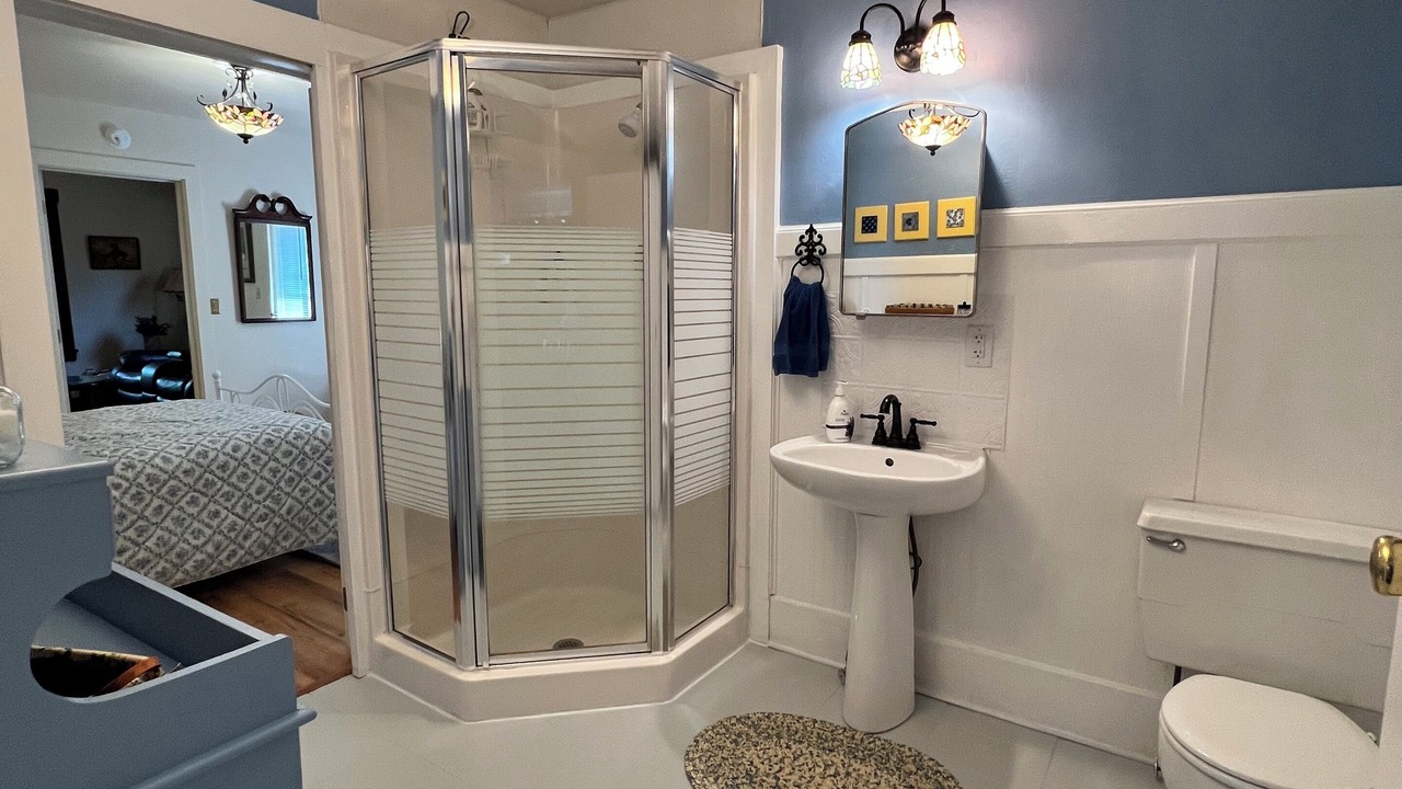 Photo of Bathroom in Glenrock