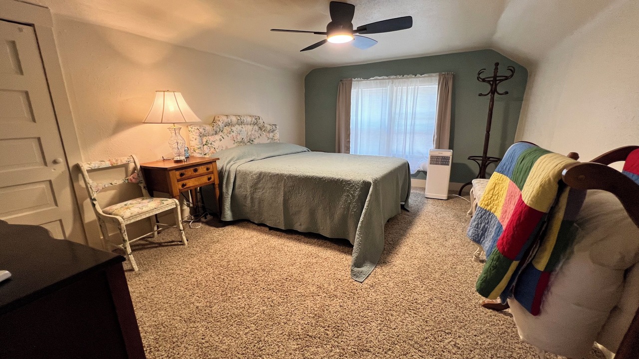 Photo of Bedroom in Glenrock