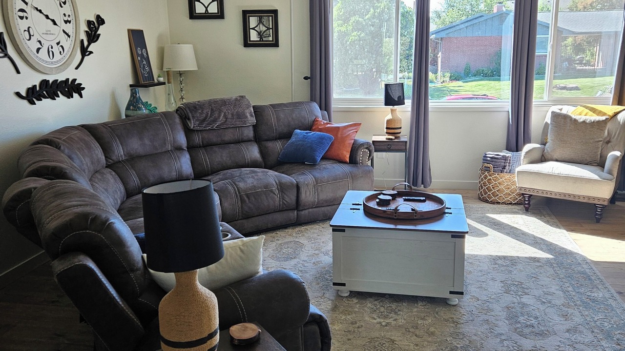 Photo of Livingroom in Highland