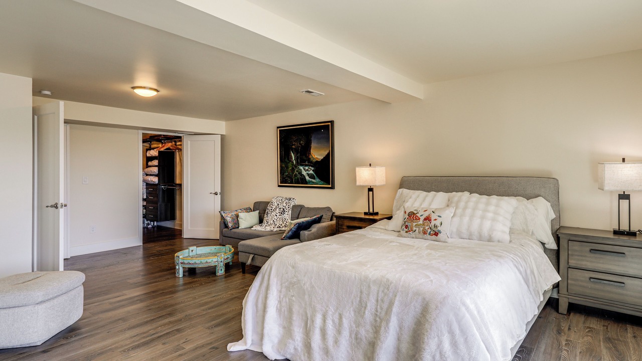 Photo of Bedroom in Fauntleroy