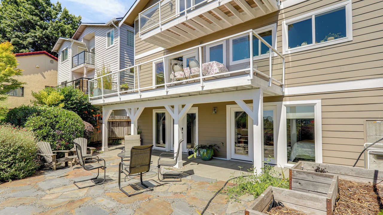Photo of Others in Fauntleroy