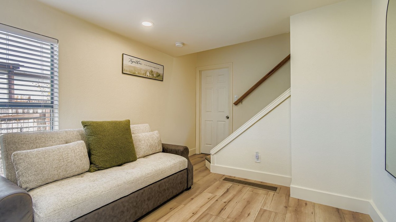 Photo of Livingroom in Berkley