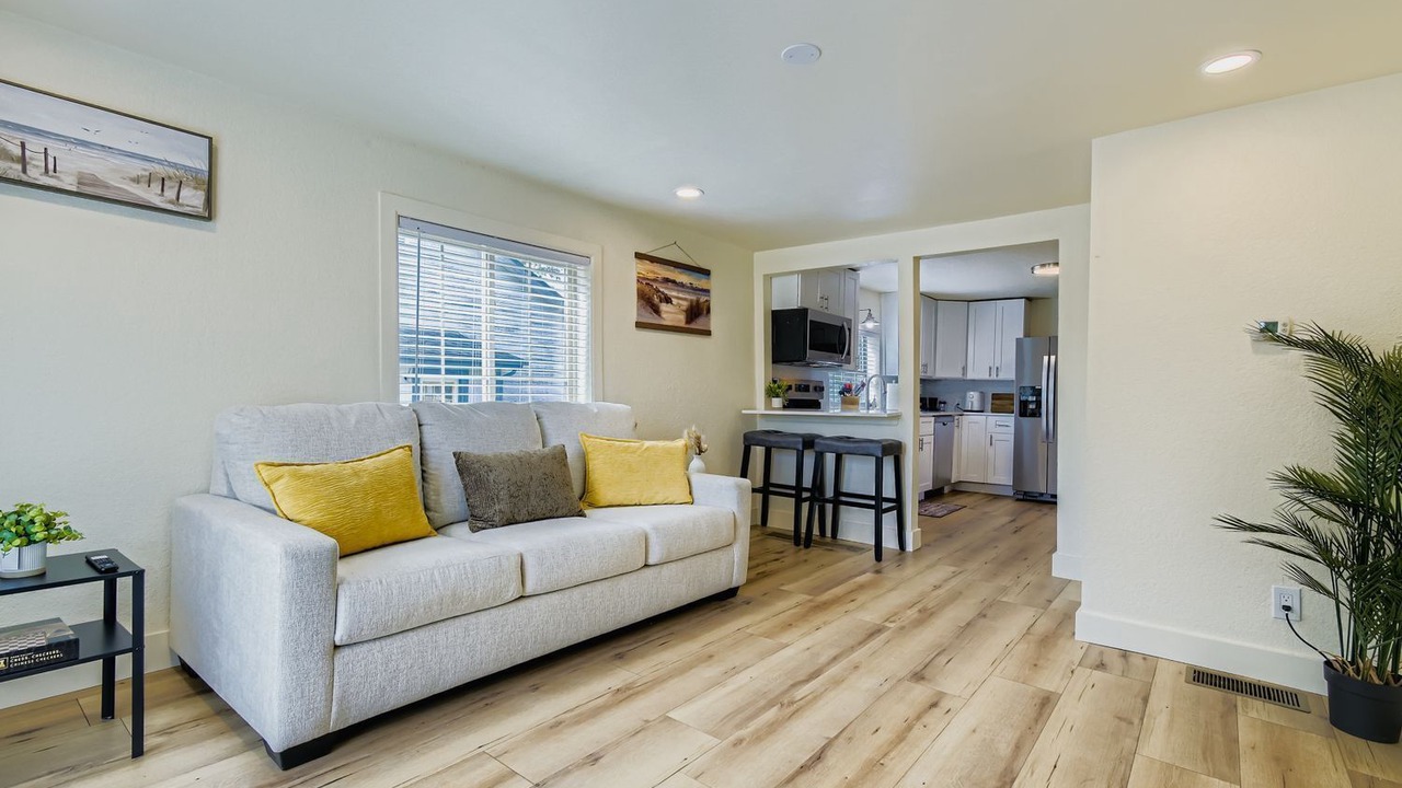 Photo of Livingroom in Berkley