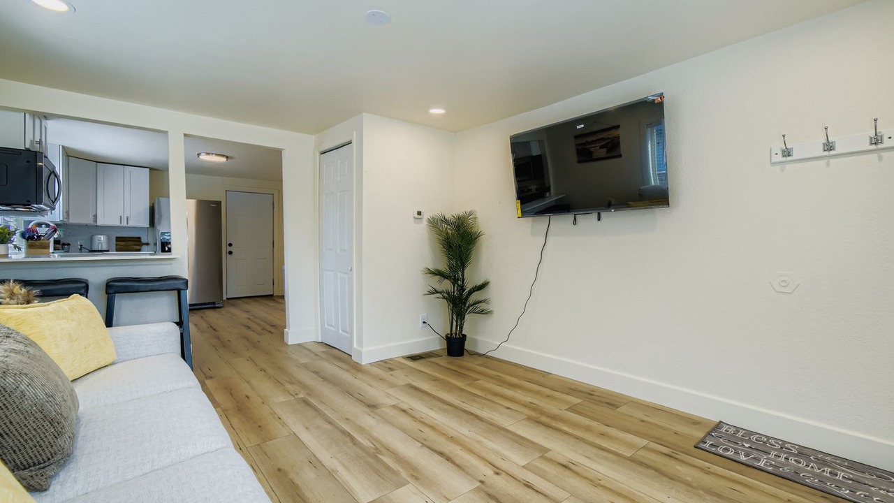 Photo of Livingroom in Berkley