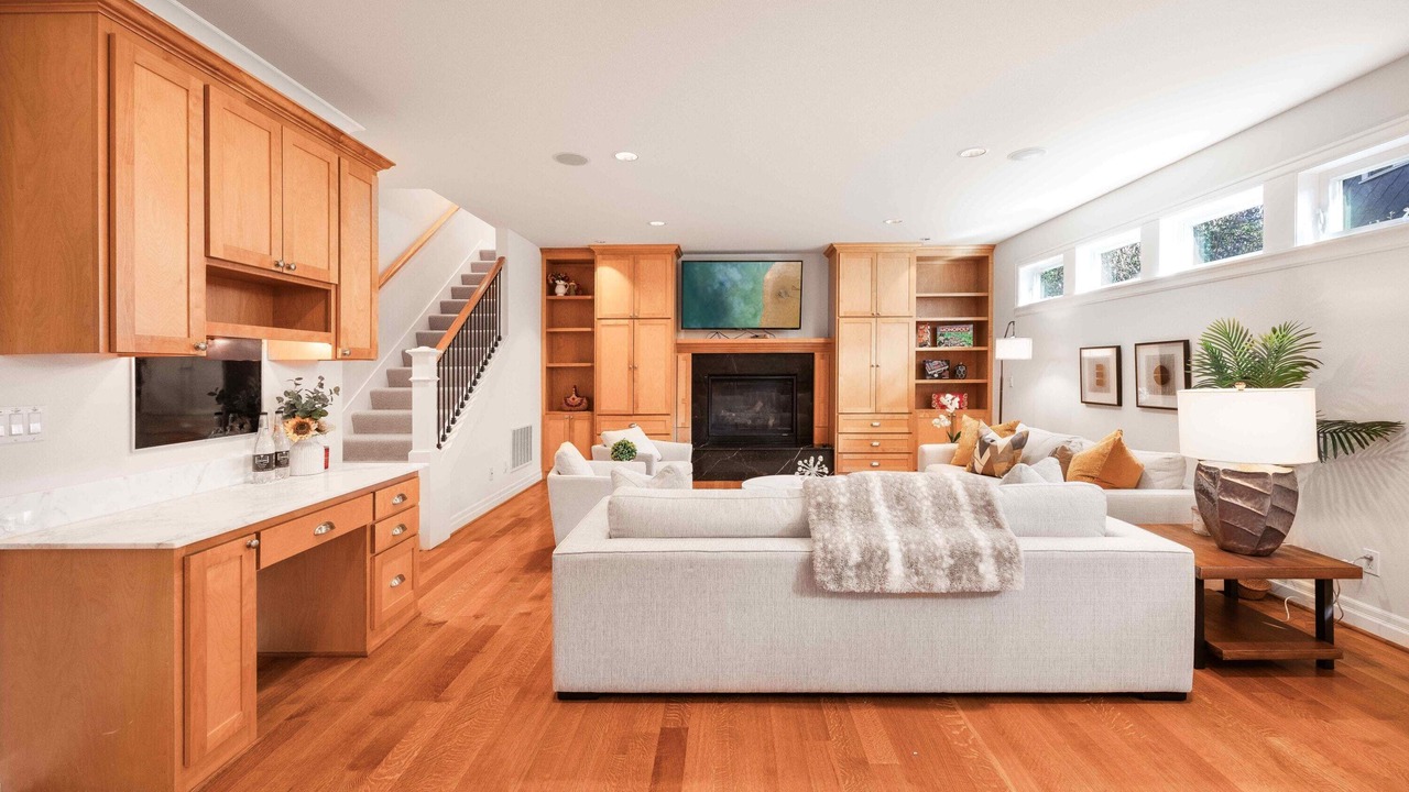 Photo of Livingroom in Northwest Bellevue