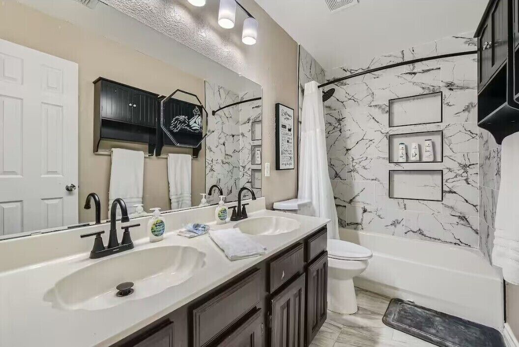 Photo of Bathroom in Grand Prairie
