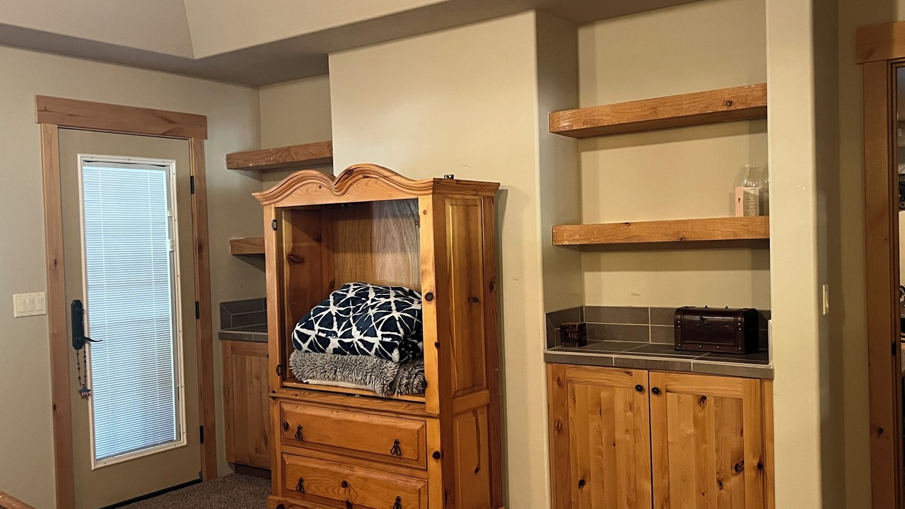 Photo of Bedroom in Garden Valley