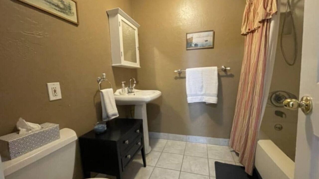 Photo of Bathroom in Golden