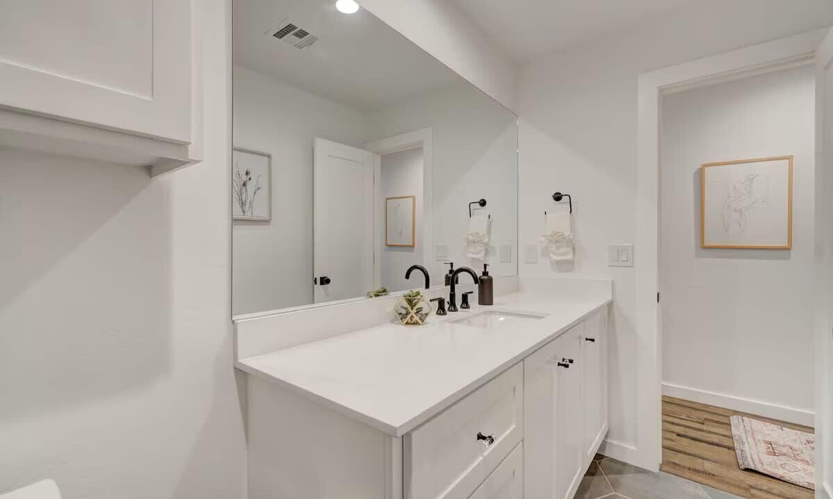 Photo of Bathroom in Central Oklahoma City