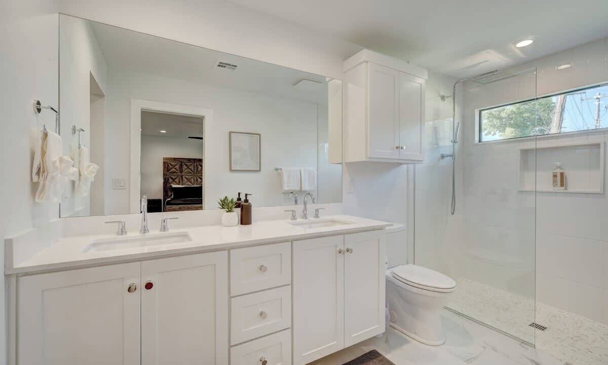 Photo of Bathroom in Central Oklahoma City