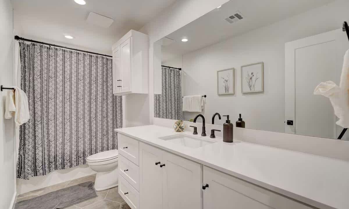 Photo of Bathroom in Central Oklahoma City