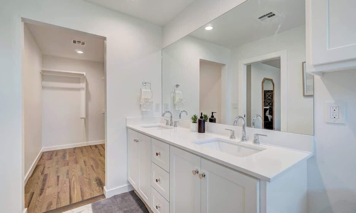 Photo of Bathroom in Central Oklahoma City