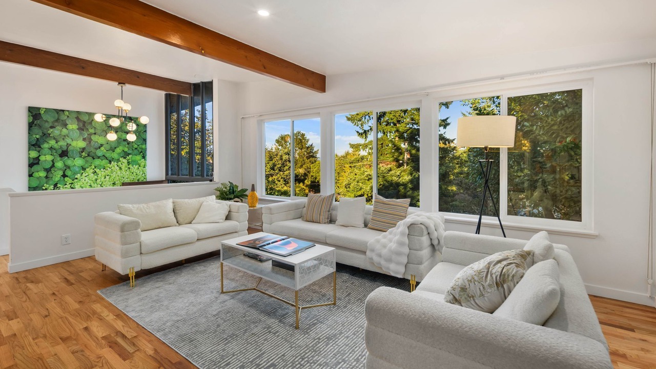 Photo of Livingroom in SeaTac